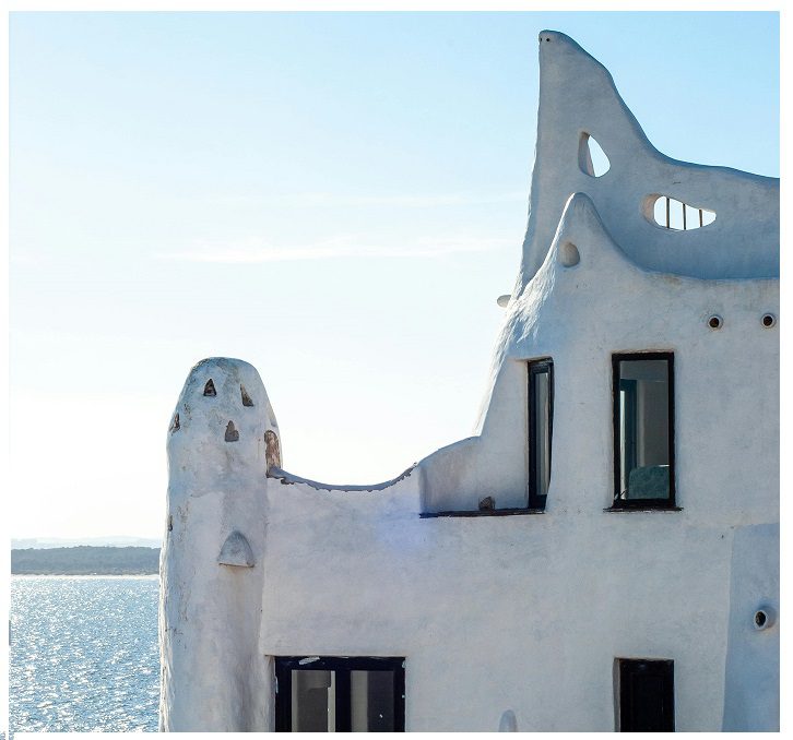 CoteNovoSeg apresenta imagem de Casapueblo no Uruguai para viajar segurado de pexels-mayumi-maciel-18013774