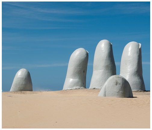 CoteNovoSeg apresenta imagem de Los Dedos no Uruguai para viajar segurado