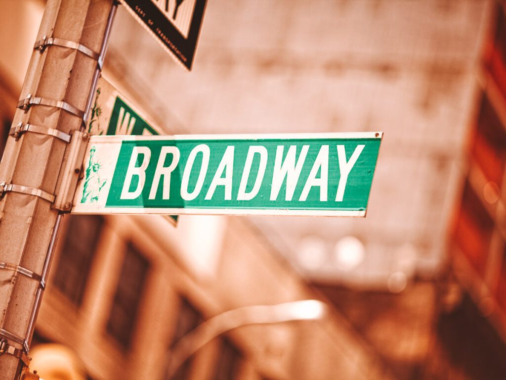 CoteNovoSeg seguro de vida, celular e viagem apresenta para curtir o roteiro com Show da Broadway: Magia ao Vivo